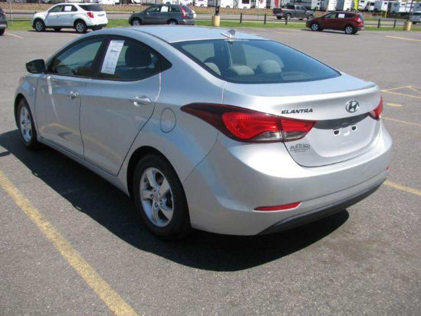 2014 Silver Hyundai Elantra GLS A/T (5NPDH4AE8EH) with an 1.8L L4 DOHC 16V engine, 6-Speed Automatic transmission, located at 2443 Albert Pike, Hot Springs, AR, 71913, (501) 623-6255, 34.492222, -93.109993 - Photo#4