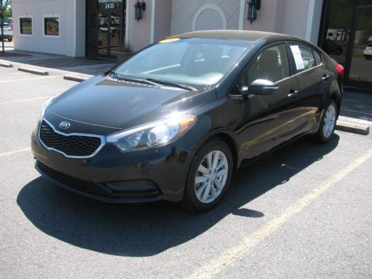 2014 Black Kia Forte EX (KNAFX4A67E5) with an 1.8L L4 DOHC 16V engine, 6-Speed Automatic transmission, located at 2443 Albert Pike, Hot Springs, AR, 71913, (501) 623-6255, 34.492222, -93.109993 - Photo#5