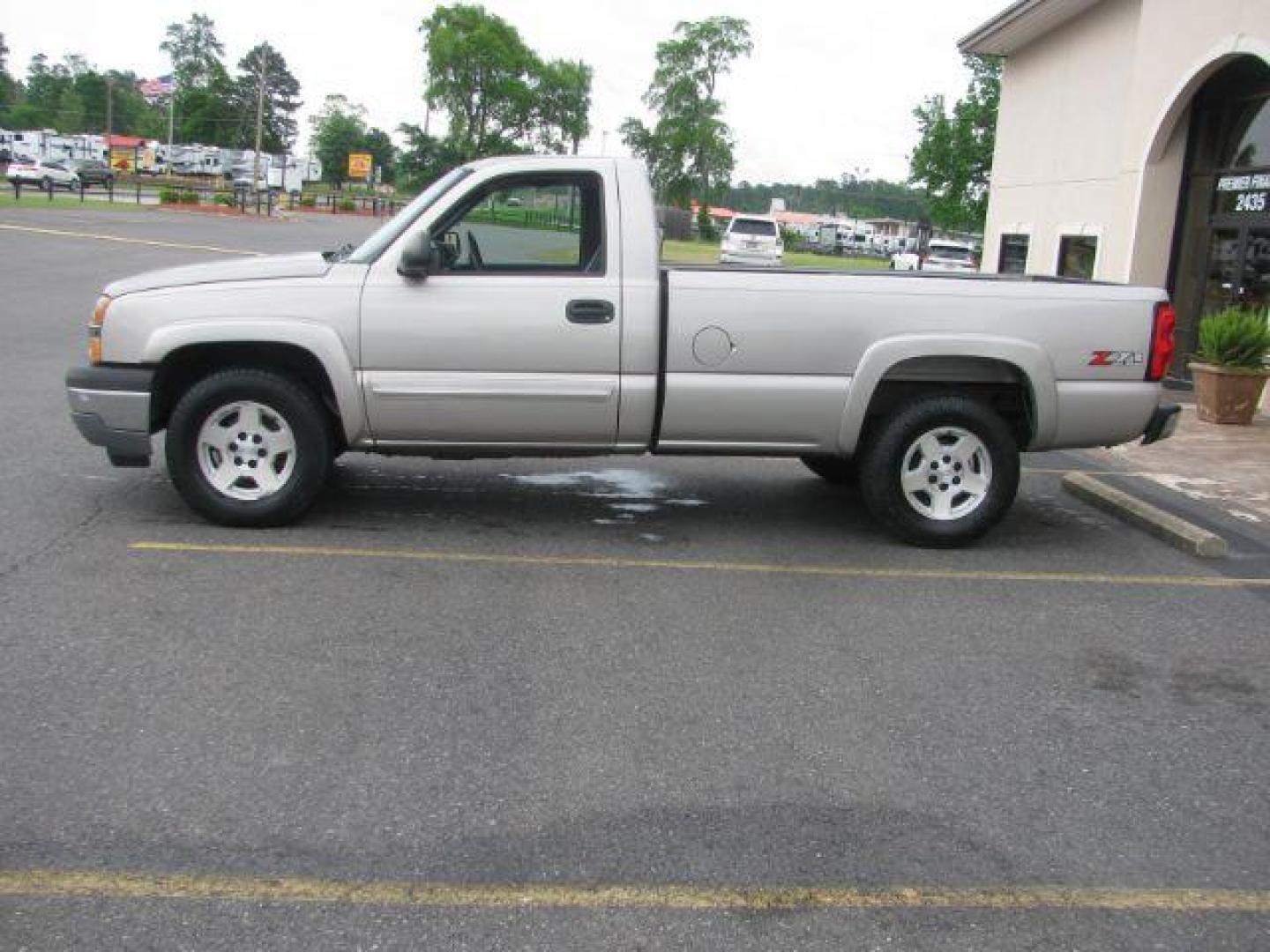 2005 Pewter Chevrolet Silverado 1500 LS Long Bed 4WD (1GCEK14T55Z) with an 5.3L V8 OHV 16V engine, located at 2443 Albert Pike, Hot Springs, AR, 71913, (501) 623-6255, 34.492222, -93.109993 - Photo#1