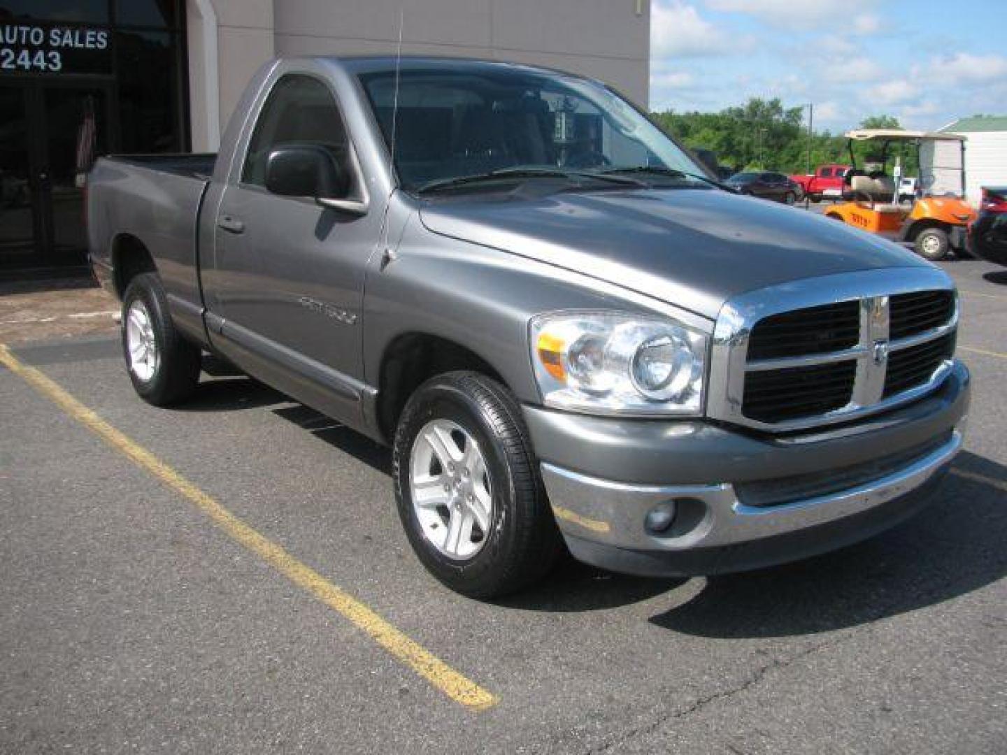 2007 Gray Dodge Ram 1500 ST 2WD (1D7HA16PX7J) with an 4.7L V8 SOHC 16V FFV engine, located at 2443 Albert Pike, Hot Springs, AR, 71913, (501) 623-6255, 34.492222, -93.109993 - Photo#0