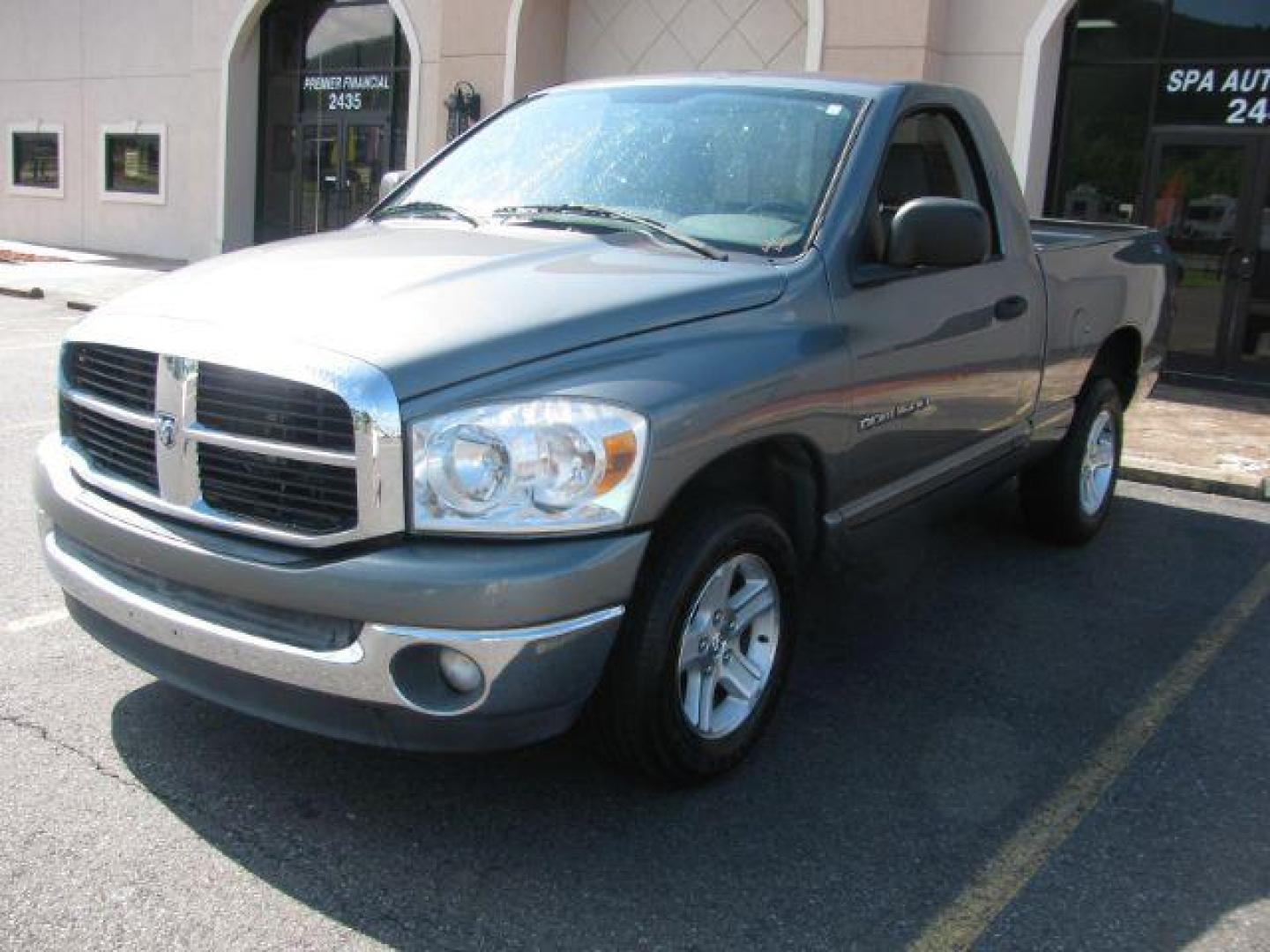 2007 Gray Dodge Ram 1500 ST 2WD (1D7HA16PX7J) with an 4.7L V8 SOHC 16V FFV engine, located at 2443 Albert Pike, Hot Springs, AR, 71913, (501) 623-6255, 34.492222, -93.109993 - Photo#6