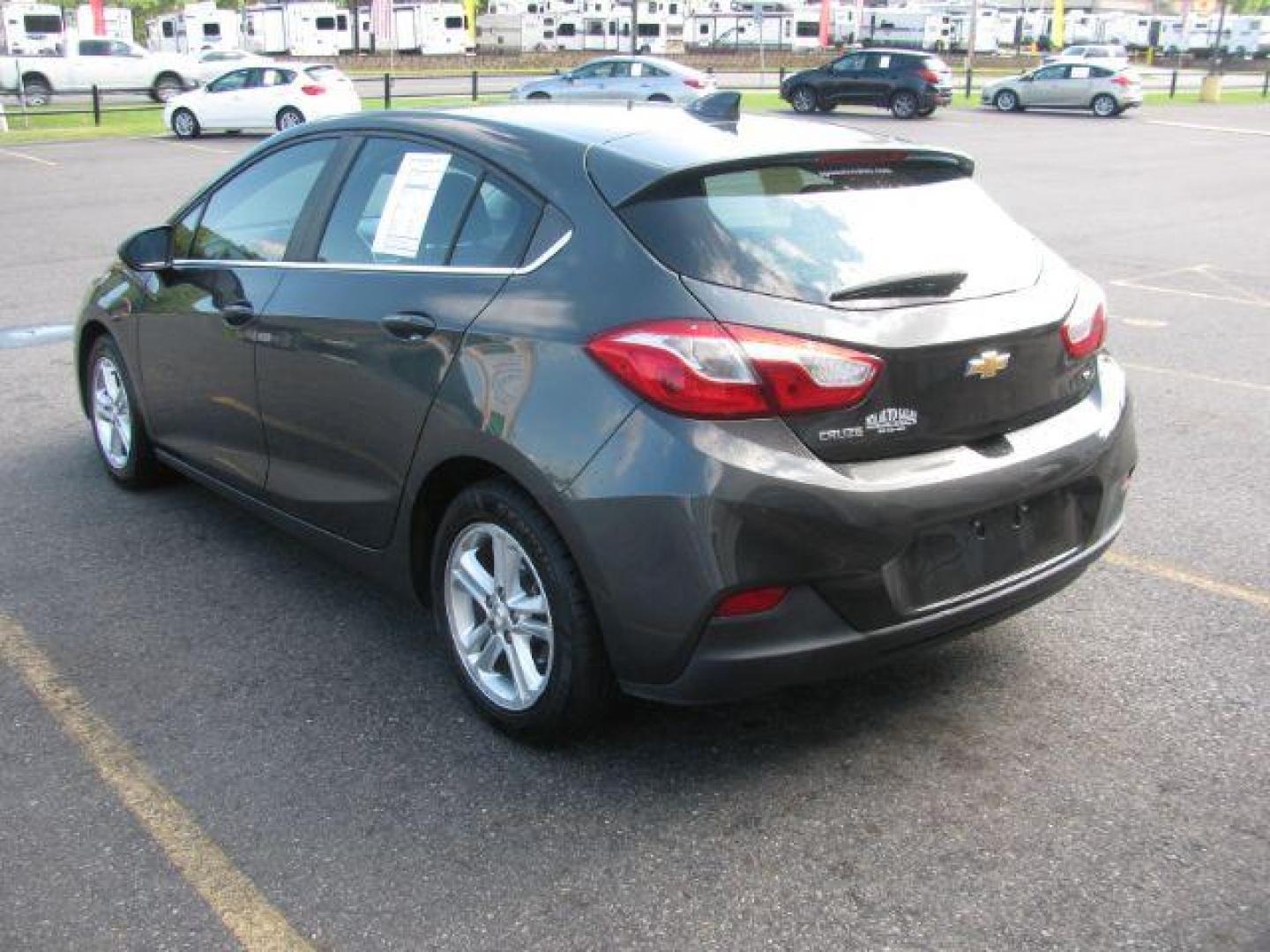 2017 Gray Chevrolet Cruze LT Auto Hatchback (3G1BE6SM0HS) with an 1.4L L4 DOHC 16V TURBO engine, 6-Speed Automatic transmission, located at 2443 Albert Pike, Hot Springs, AR, 71913, (501) 623-6255, 34.492222, -93.109993 - Photo#3