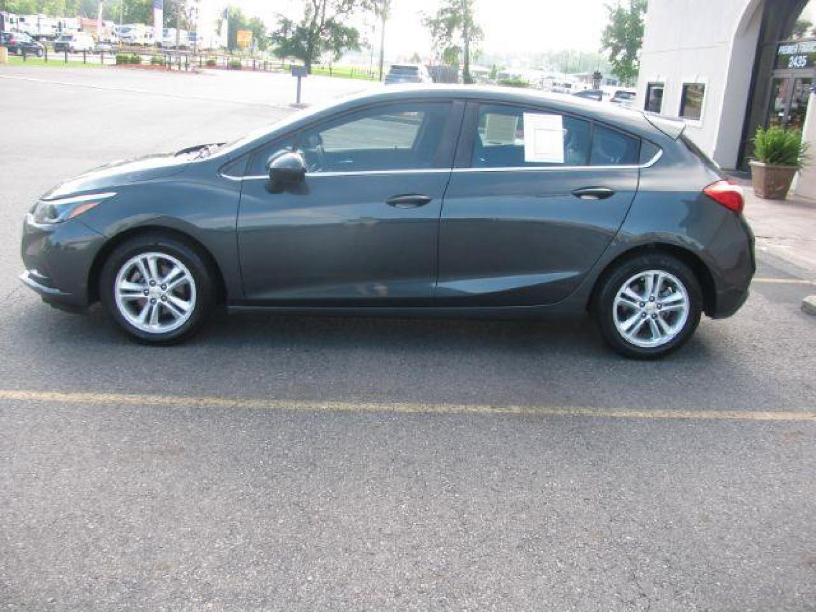 2017 Gray Chevrolet Cruze LT Auto Hatchback (3G1BE6SM0HS) with an 1.4L L4 DOHC 16V TURBO engine, 6-Speed Automatic transmission, located at 2443 Albert Pike, Hot Springs, AR, 71913, (501) 623-6255, 34.492222, -93.109993 - Photo #4
