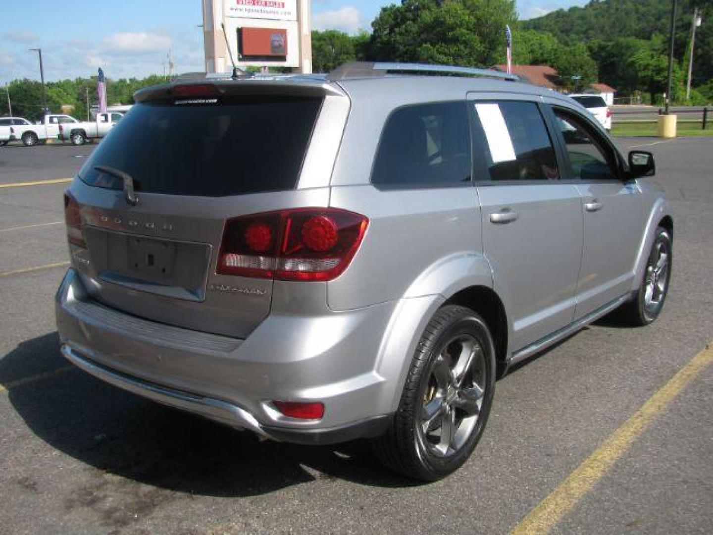 2015 Gray Dodge Journey Crossroad FWD (3C4PDCGB6FT) with an 2.4L L4 DOHC 16V engine, 4-Speed Automatic transmission, located at 2443 Albert Pike, Hot Springs, AR, 71913, (501) 623-6255, 34.492222, -93.109993 - Photo#2