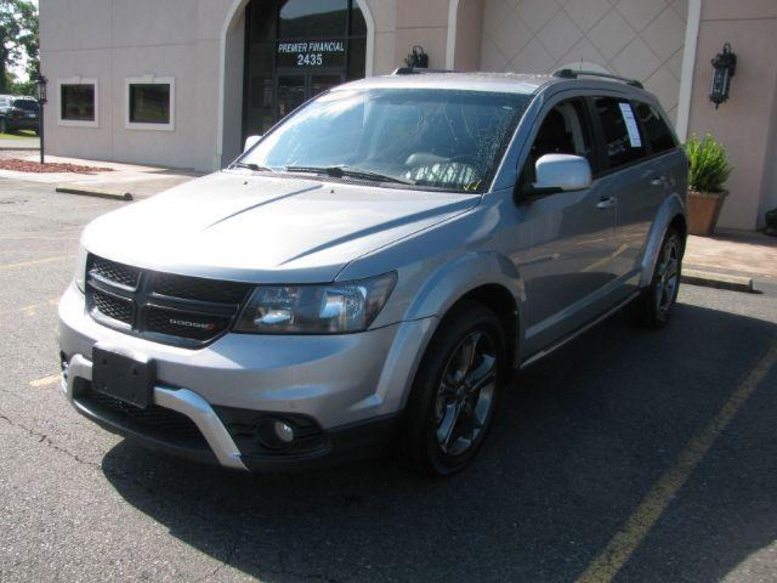 2015 Gray Dodge Journey Crossroad FWD (3C4PDCGB6FT) with an 2.4L L4 DOHC 16V engine, 4-Speed Automatic transmission, located at 2443 Albert Pike, Hot Springs, AR, 71913, (501) 623-6255, 34.492222, -93.109993 - Photo #5