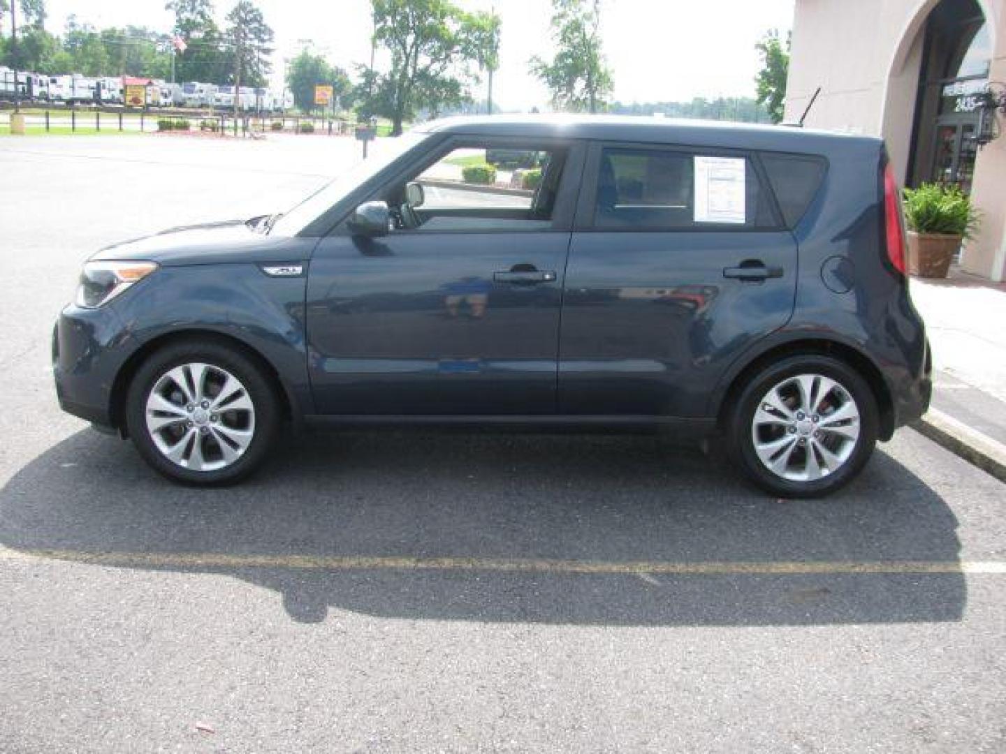 2016 Gray Kia Soul WAGON 4-DR (KNDJP3A52G7) with an 2.0L L4 DOHC 16V engine, 6-Speed Automatic transmission, located at 2443 Albert Pike, Hot Springs, AR, 71913, (501) 623-6255, 34.492222, -93.109993 - Photo#1