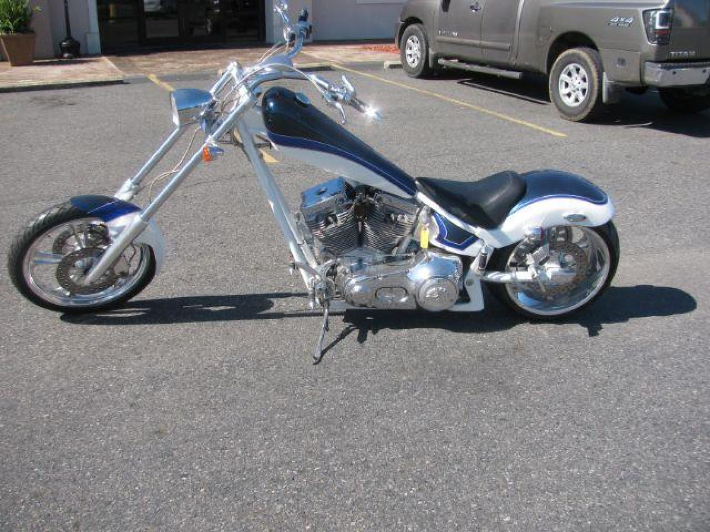 2005 White American Ironhorse Texas Chopper - (5L5TX144151) , 6 speed manual transmission, located at 2443 Albert Pike, Hot Springs, AR, 71913, (501) 623-6255, 34.492222, -93.109993 - Photo#4