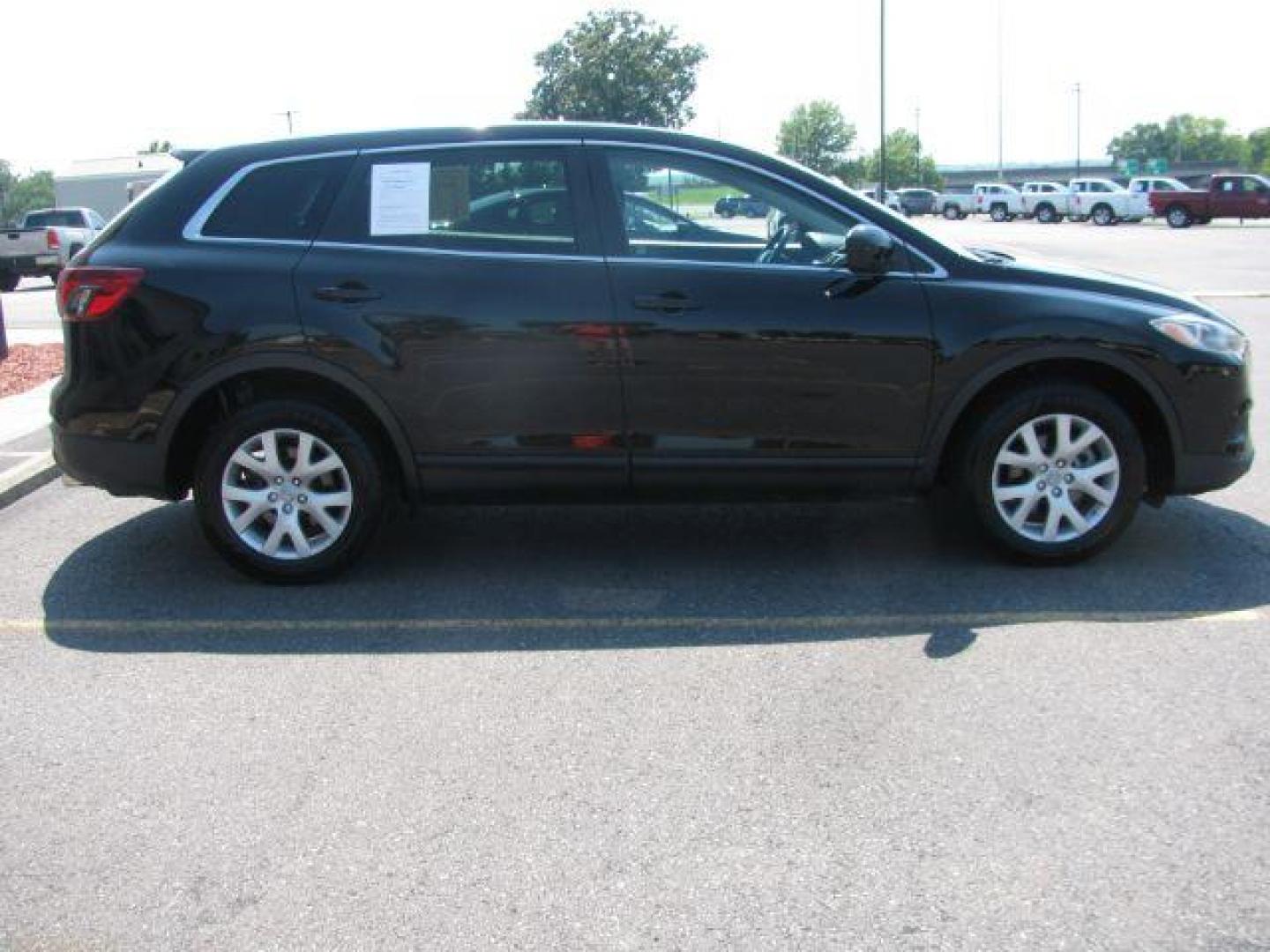 2013 Black Mazda CX-9 Touring AWD (JM3TB3CV7D0) with an 3.7L V6 DOHC 24V engine, 6-Speed Automatic transmission, located at 2443 Albert Pike, Hot Springs, AR, 71913, (501) 623-6255, 34.492222, -93.109993 - Photo#4