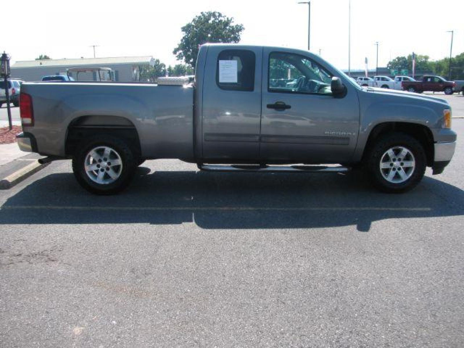 2009 Gray GMC Sierra 1500 SLE1 Ext. Cab Std. Box 2WD (1GTEC29J99Z) with an 5.3L V8 OHV 16V engine, 6-Speed Automatic transmission, located at 2443 Albert Pike, Hot Springs, AR, 71913, (501) 623-6255, 34.492222, -93.109993 - Photo #5