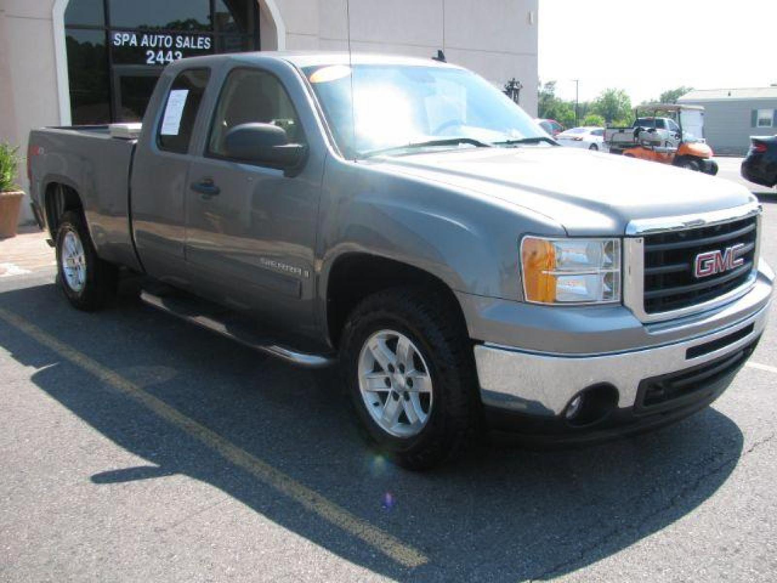 2009 Gray GMC Sierra 1500 SLE1 Ext. Cab Std. Box 2WD (1GTEC29J99Z) with an 5.3L V8 OHV 16V engine, 6-Speed Automatic transmission, located at 2443 Albert Pike, Hot Springs, AR, 71913, (501) 623-6255, 34.492222, -93.109993 - Photo #6