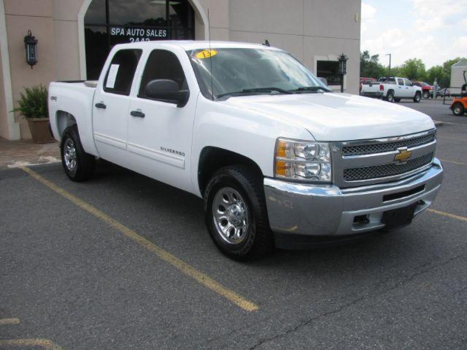 2013 White Chevrolet Silverado 1500 LS Crew Cab Short Box 4WD (3GCPKREA3DG) with an 4.8L V8 OHV 16V engine, 4-Speed Automatic transmission, located at 2443 Albert Pike, Hot Springs, AR, 71913, (501) 623-6255, 34.492222, -93.109993 - Photo #6