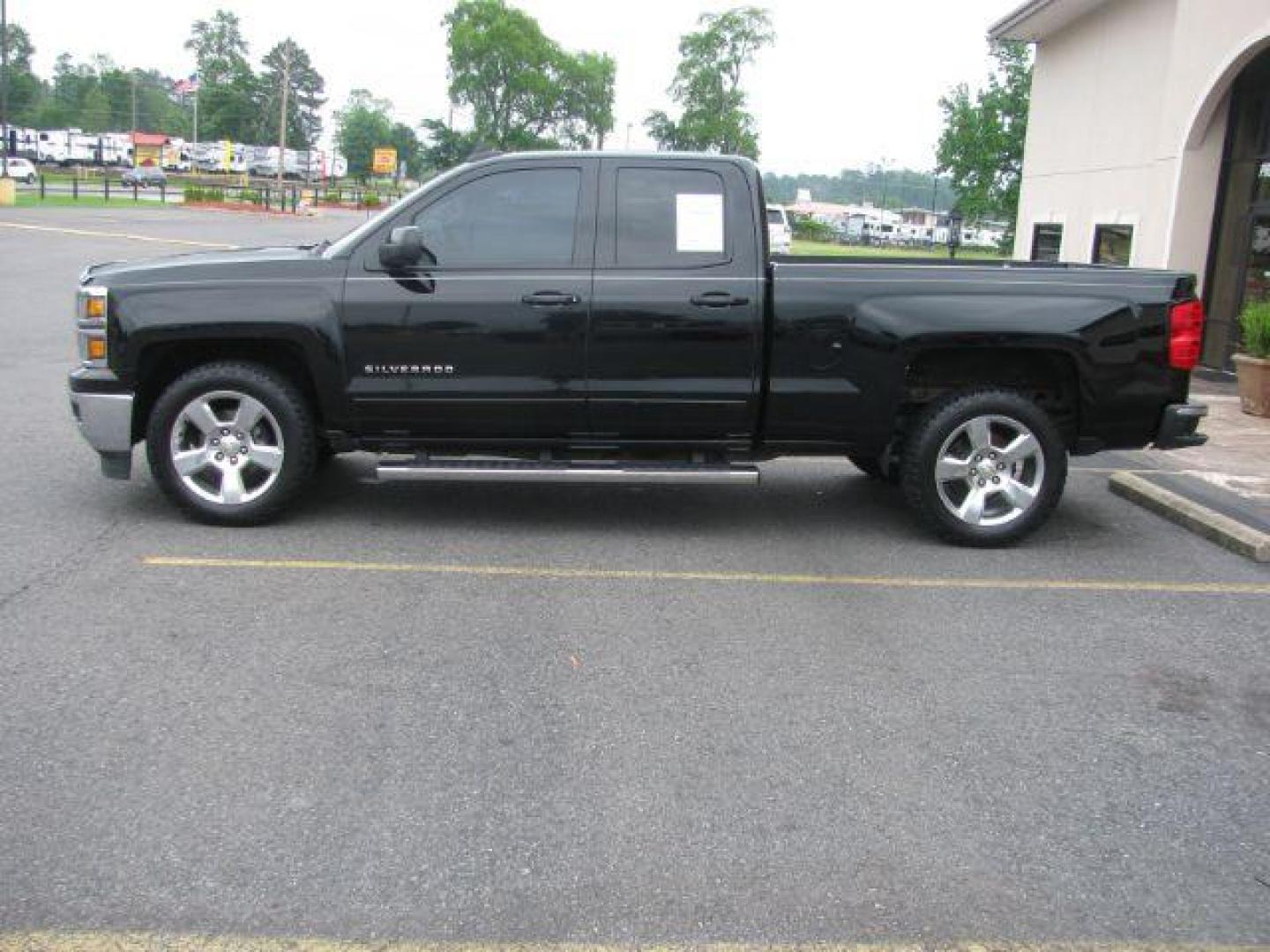 2015 Black Chevrolet Silverado 1500 EXTENDED CAB PICKUP 4-DR (1GCRCREC4FZ) with an 5.3L V8 OHV 16V engine, 6-Speed Automatic transmission, located at 2443 Albert Pike, Hot Springs, AR, 71913, (501) 623-6255, 34.492222, -93.109993 - Photo#1