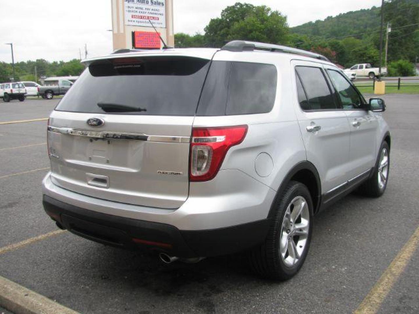 2013 Silver Ford Explorer Limited FWD (1FM5K7F88DG) with an 3.5L V6 DOHC 24V engine, 6-Speed Automatic transmission, located at 2443 Albert Pike, Hot Springs, AR, 71913, (501) 623-6255, 34.492222, -93.109993 - Photo#3