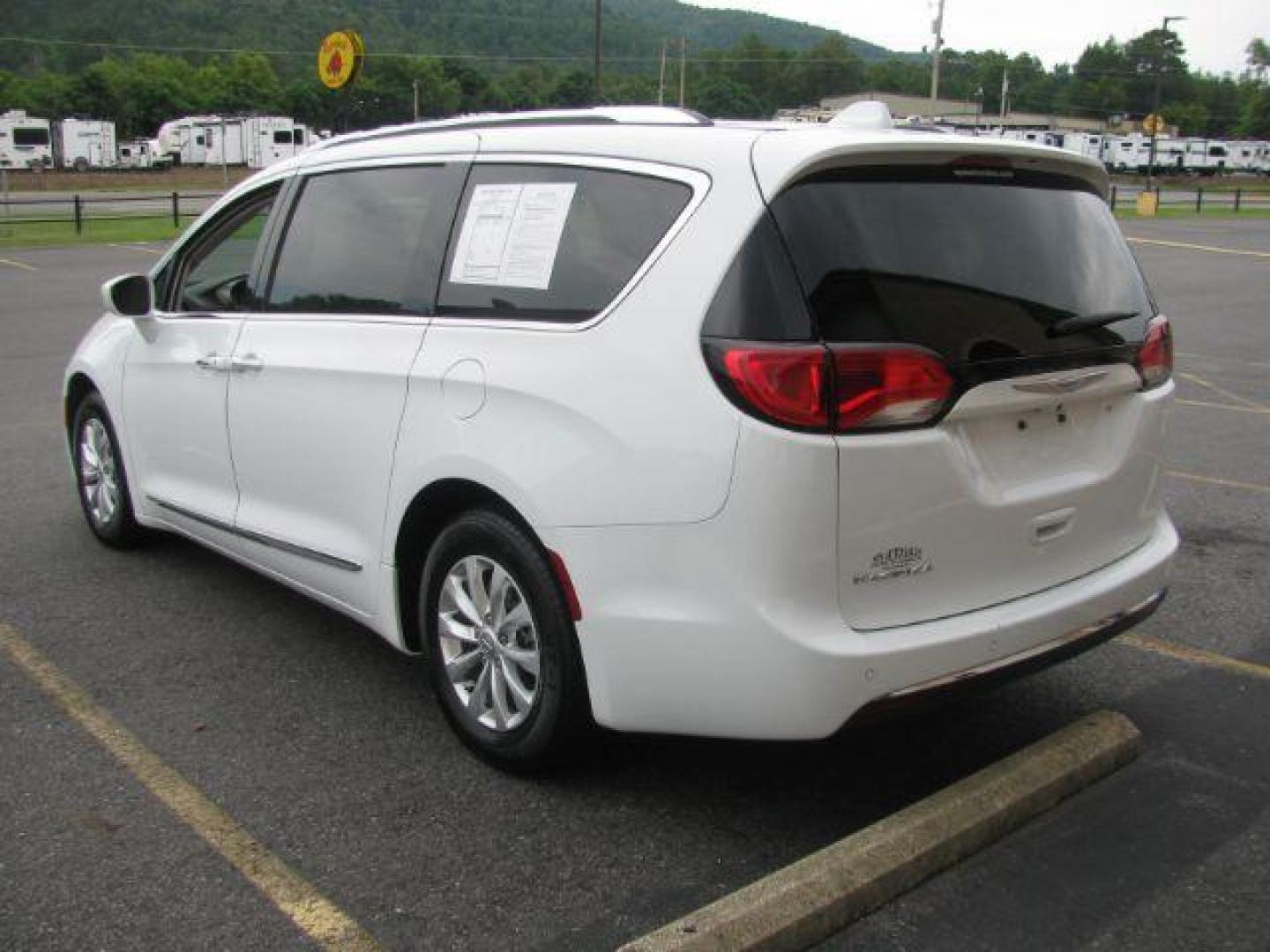 2018 White Chrysler Pacifica Touring-L (2C4RC1BG0JR) with an 3.6L V6 DOHC 24V engine, 9-Speed Automatic transmission, located at 2443 Albert Pike, Hot Springs, AR, 71913, (501) 623-6255, 34.492222, -93.109993 - Photo#2