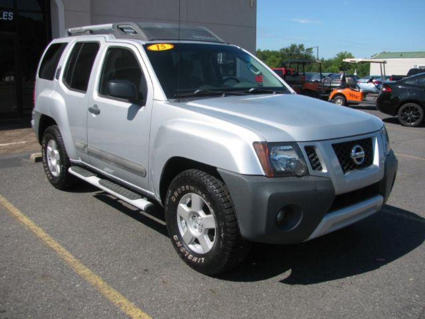 2015 Silver Nissan Xterra S 5AT 2WD (5N1AN0NU9FN) with an 4.0L V6 DOHC 24V engine, 5-Speed Automatic transmission, located at 2443 Albert Pike, Hot Springs, AR, 71913, (501) 623-6255, 34.492222, -93.109993 - Photo#0