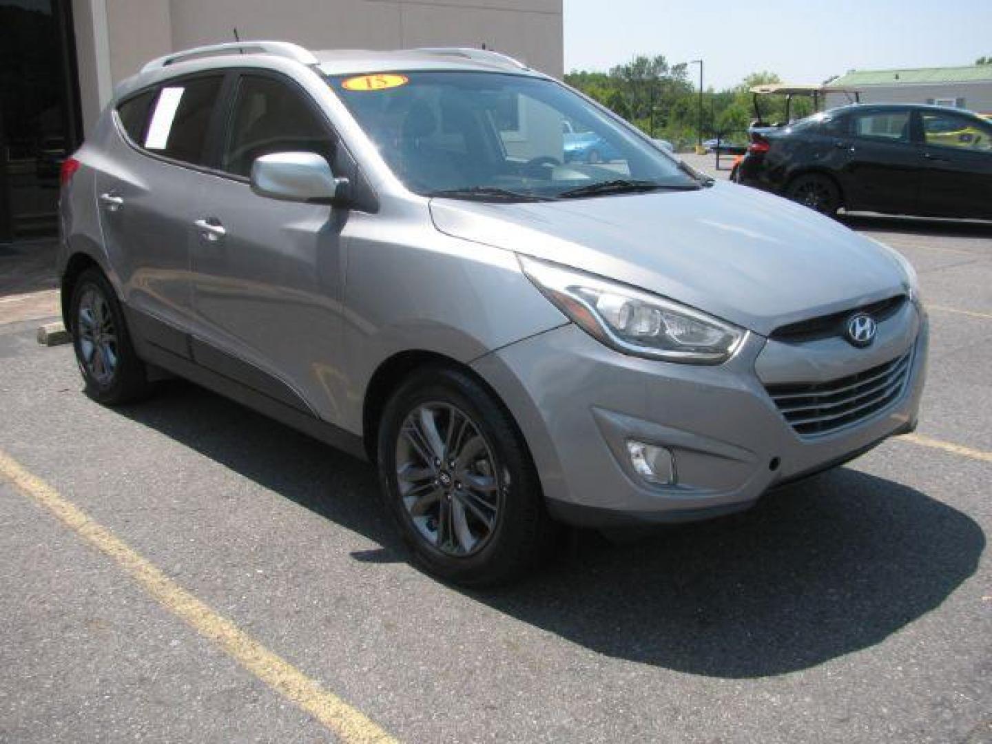 2015 Gray Hyundai Tucson SE FWD (KM8JU3AG7FU) with an 2.4L L4 DOHC 16V engine, 6-Speed Automatic transmission, located at 2443 Albert Pike, Hot Springs, AR, 71913, (501) 623-6255, 34.492222, -93.109993 - Photo#0