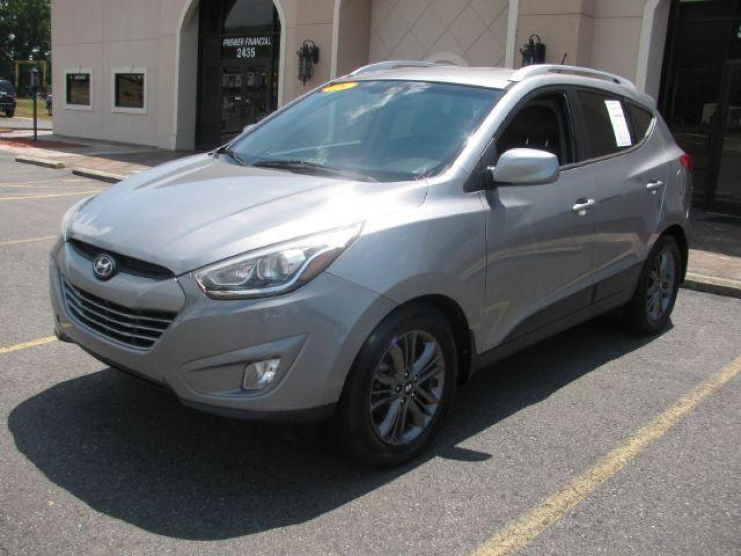 2015 Gray Hyundai Tucson SE FWD (KM8JU3AG7FU) with an 2.4L L4 DOHC 16V engine, 6-Speed Automatic transmission, located at 2443 Albert Pike, Hot Springs, AR, 71913, (501) 623-6255, 34.492222, -93.109993 - Photo#5