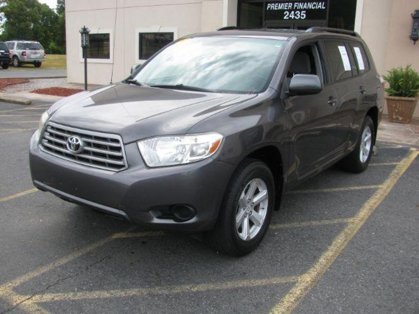 2010 Gray Toyota Highlander Base 2WD I4 (JTEZA3EH4A2) with an 2.7L L4 DOHC 16V engine, 6-Speed Automatic transmission, located at 2443 Albert Pike, Hot Springs, AR, 71913, (501) 623-6255, 34.492222, -93.109993 - Photo#0