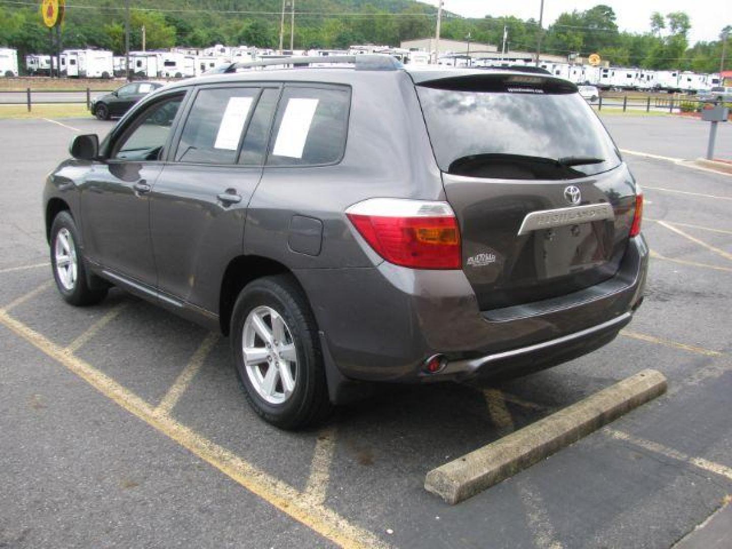 2010 Gray Toyota Highlander Base 2WD I4 (JTEZA3EH4A2) with an 2.7L L4 DOHC 16V engine, 6-Speed Automatic transmission, located at 2443 Albert Pike, Hot Springs, AR, 71913, (501) 623-6255, 34.492222, -93.109993 - Photo#2