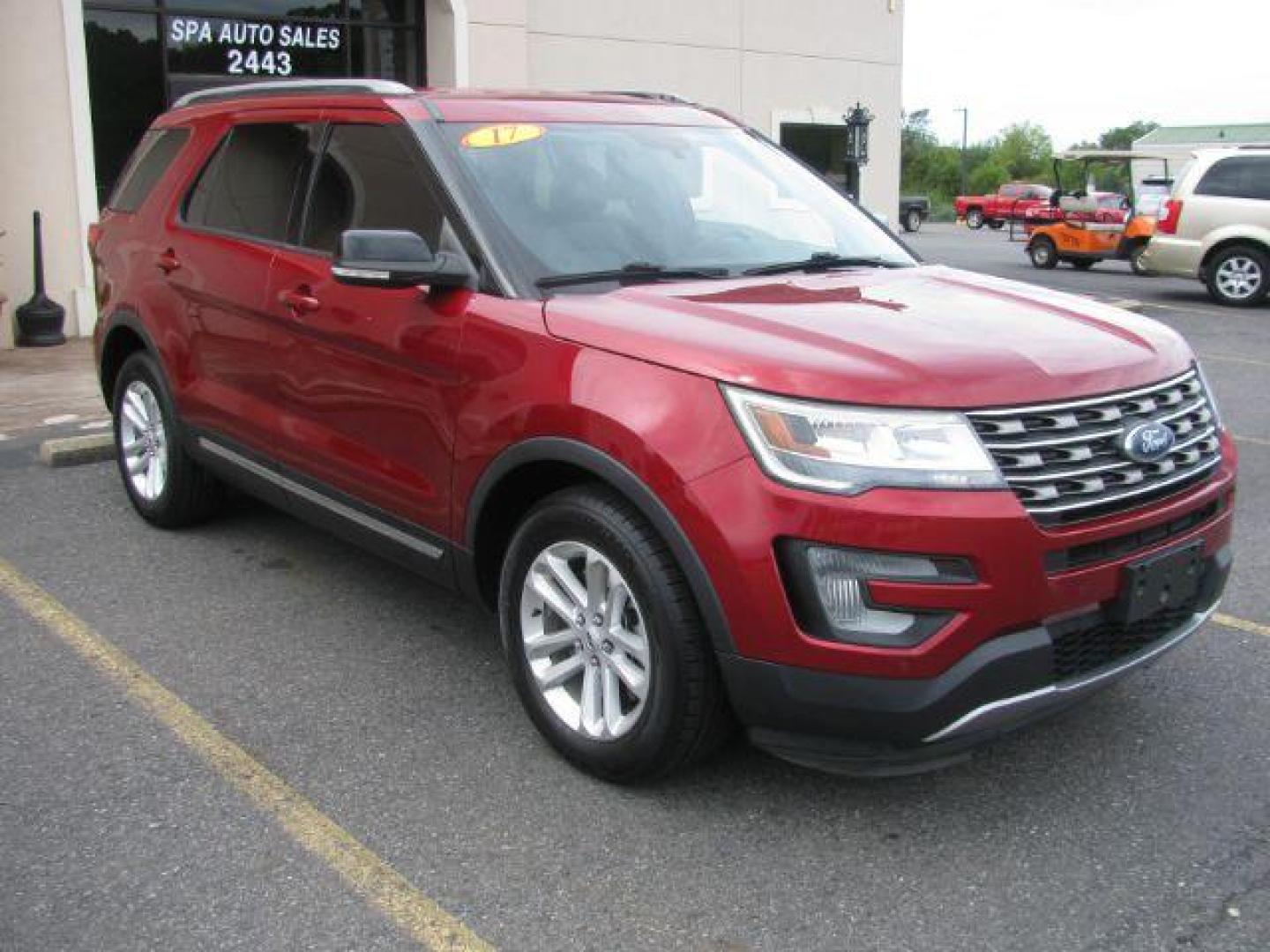 2017 Maroon Ford Explorer XLT FWD (1FM5K7DHXHG) with an 2.3L L4 DOHC 16V engine, 6-Speed Automatic transmission, located at 2443 Albert Pike, Hot Springs, AR, 71913, (501) 623-6255, 34.492222, -93.109993 - Photo#5