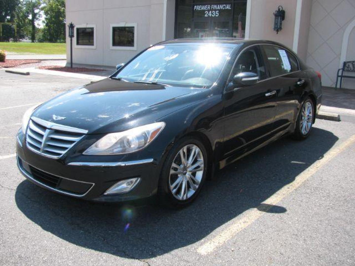 2012 Black Hyundai Genesis 3.8L (KMHGC4DD6CU) with an 3.8L V6 DOHC 24V engine, 6-Speed Automatic transmission, located at 2443 Albert Pike, Hot Springs, AR, 71913, (501) 623-6255, 34.492222, -93.109993 - Photo#5