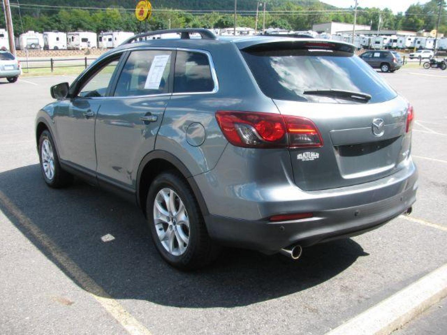 2013 Gray Mazda CX-9 Touring (JM3TB2CA2D0) with an 3.7L V6 DOHC 24V engine, 6-Speed Automatic transmission, located at 2443 Albert Pike, Hot Springs, AR, 71913, (501) 623-6255, 34.492222, -93.109993 - Photo#3