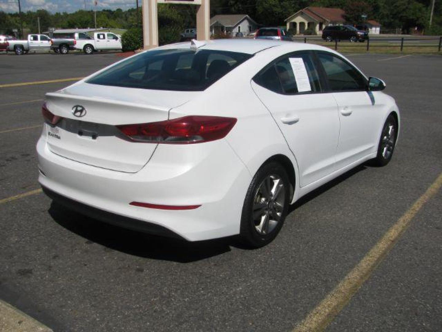 2018 White Hyundai Elantra Limited (5NPD84LF0JH) with an 1.8L L4 DOHC 16V engine, 6-Speed Automatic transmission, located at 2443 Albert Pike, Hot Springs, AR, 71913, (501) 623-6255, 34.492222, -93.109993 - Photo#2