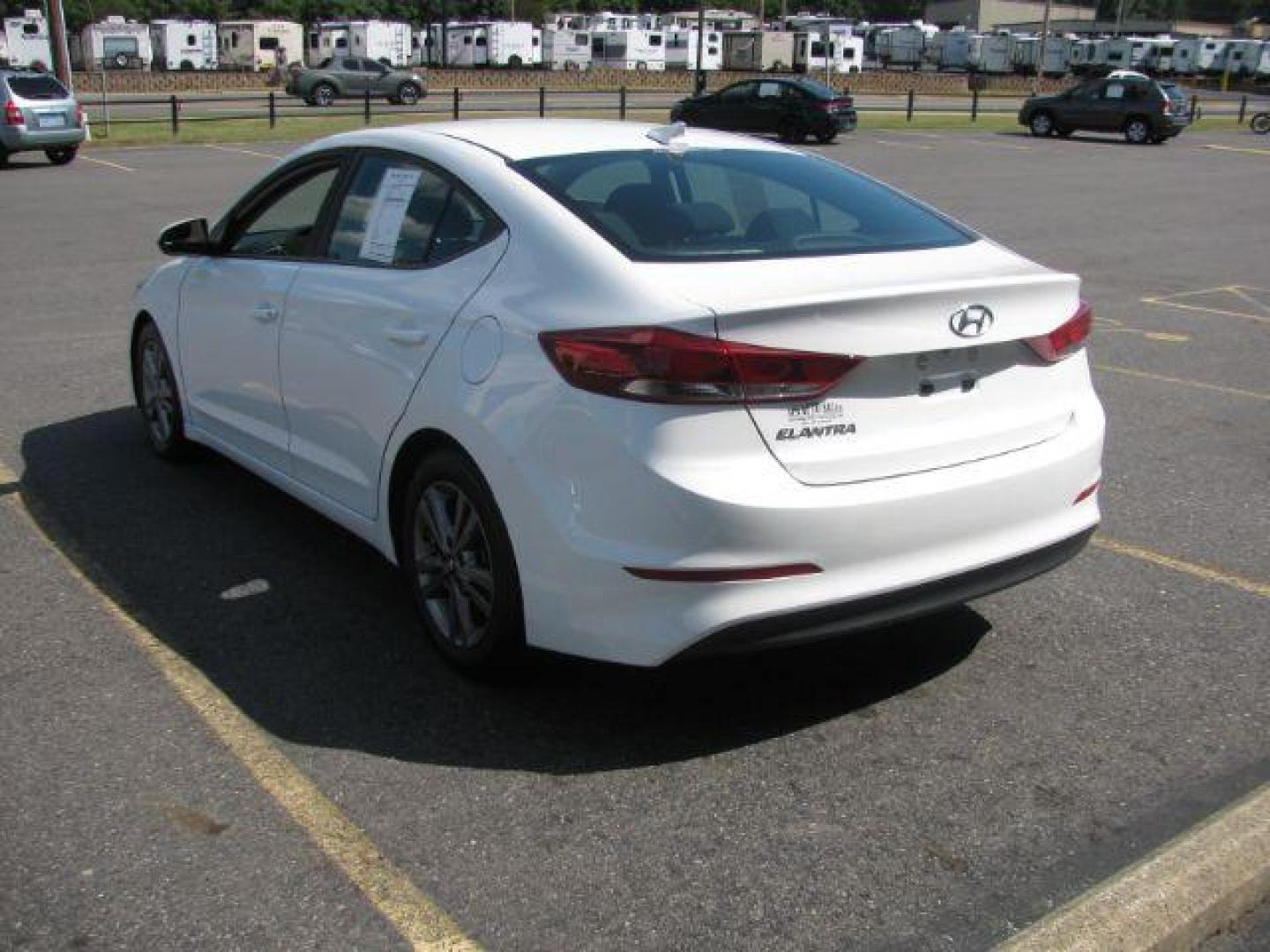 2018 White Hyundai Elantra Limited (5NPD84LF0JH) with an 1.8L L4 DOHC 16V engine, 6-Speed Automatic transmission, located at 2443 Albert Pike, Hot Springs, AR, 71913, (501) 623-6255, 34.492222, -93.109993 - Photo#3