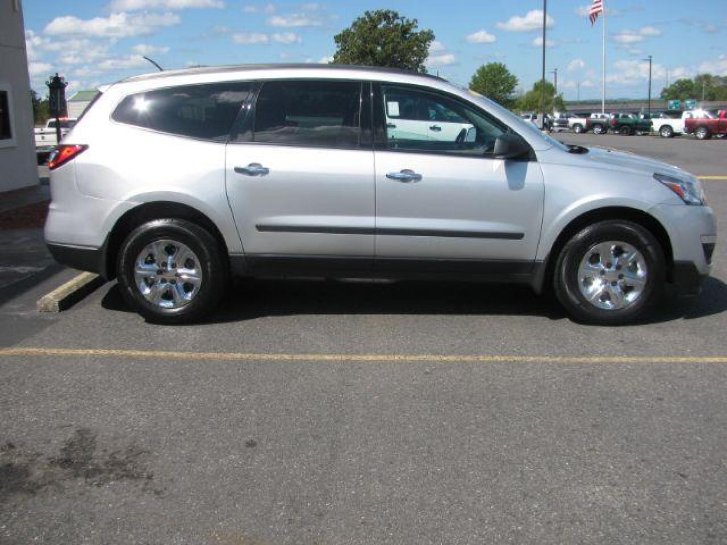 2017 Silver Chevrolet Traverse LS FWD (1GNKRFKD1HJ) with an 3.6L V6 DOHC 24V engine, 6-Speed Automatic transmission, located at 2443 Albert Pike, Hot Springs, AR, 71913, (501) 623-6255, 34.492222, -93.109993 - Photo#1