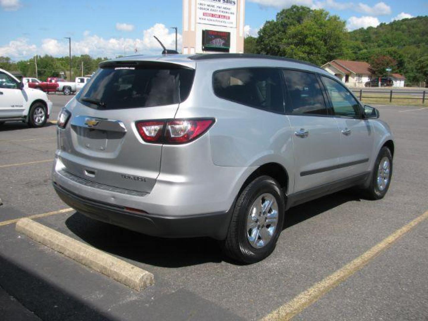 2017 Silver Chevrolet Traverse LS FWD (1GNKRFKD1HJ) with an 3.6L V6 DOHC 24V engine, 6-Speed Automatic transmission, located at 2443 Albert Pike, Hot Springs, AR, 71913, (501) 623-6255, 34.492222, -93.109993 - Photo#2