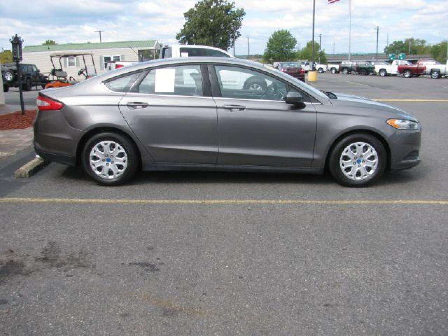 2014 Gray Ford Fusion S (3FA6P0G78ER) with an 2.5L L4 DOHC 16V engine, located at 2443 Albert Pike, Hot Springs, AR, 71913, (501) 623-6255, 34.492222, -93.109993 - Photo#1