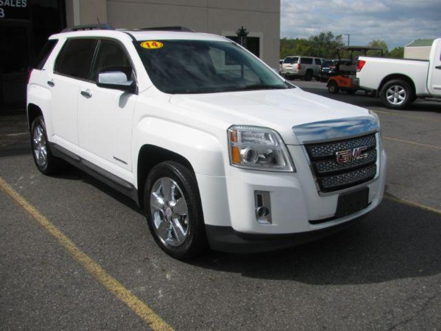 2014 White GMC Terrain SLT2 FWD (2GKFLTE35E6) with an 3.6L V6 DOHC 24V engine, 6-Speed Automatic transmission, located at 2443 Albert Pike, Hot Springs, AR, 71913, (501) 623-6255, 34.492222, -93.109993 - Photo#0