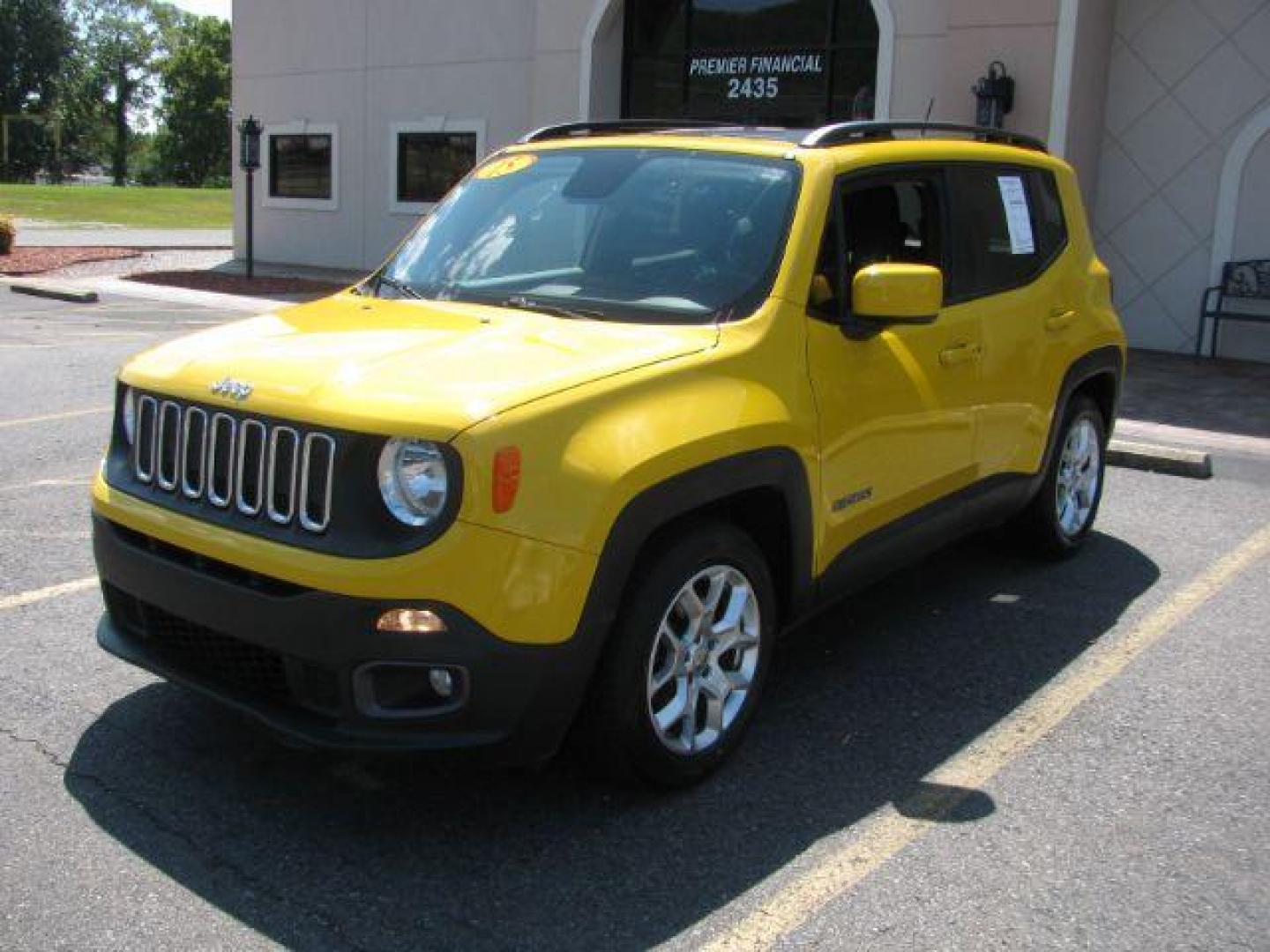 2015 Yellow Jeep Renegade Latitude FWD (ZACCJABT0FP) with an 2.4L L4 DOHC 16V engine, automatic transmission, located at 2443 Albert Pike, Hot Springs, AR, 71913, (501) 623-6255, 34.492222, -93.109993 - Photo#5