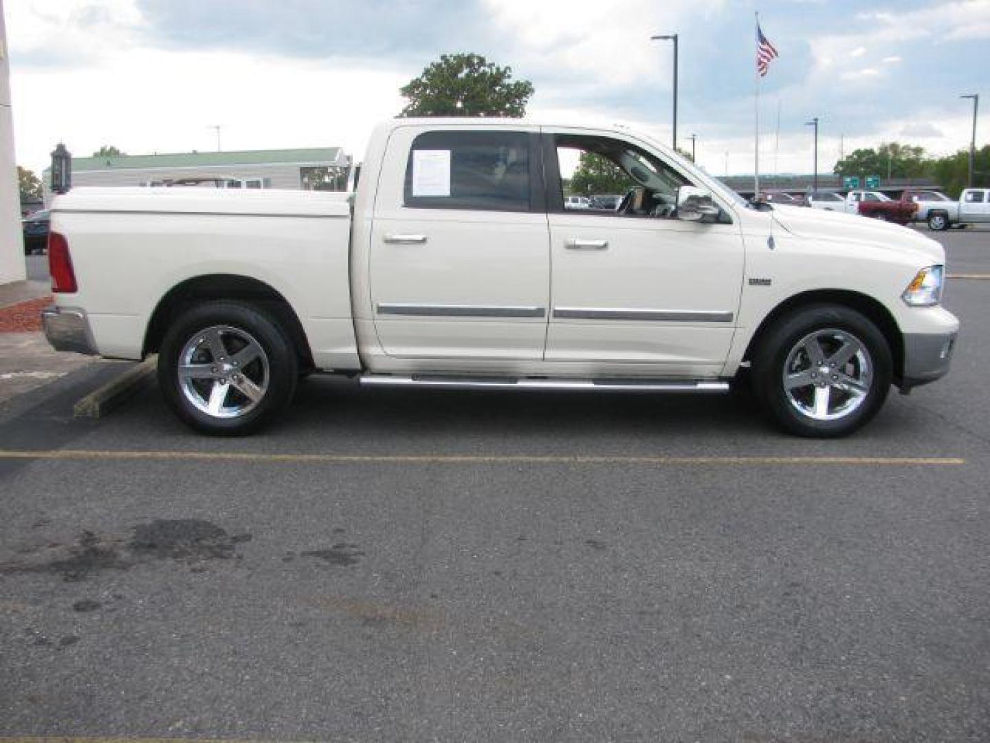 2010 Cream RAM 1500 ST Crew Cab 2WD (1D7RB1CT7AS) with an 5.7L V8 OHV 16V engine, 5-Speed Automatic transmission, located at 2443 Albert Pike, Hot Springs, AR, 71913, (501) 623-6255, 34.492222, -93.109993 - Photo#4