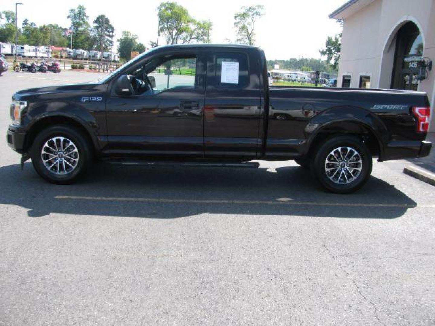 2018 Maroon Ford F-150 XLT SuperCab 6.5-ft. 2WD (1FTEX1CP4JK) with an 2.7L V6 DOHC 24V engine, 6-Speed Automatic transmission, located at 2443 Albert Pike, Hot Springs, AR, 71913, (501) 623-6255, 34.492222, -93.109993 - Photo#5