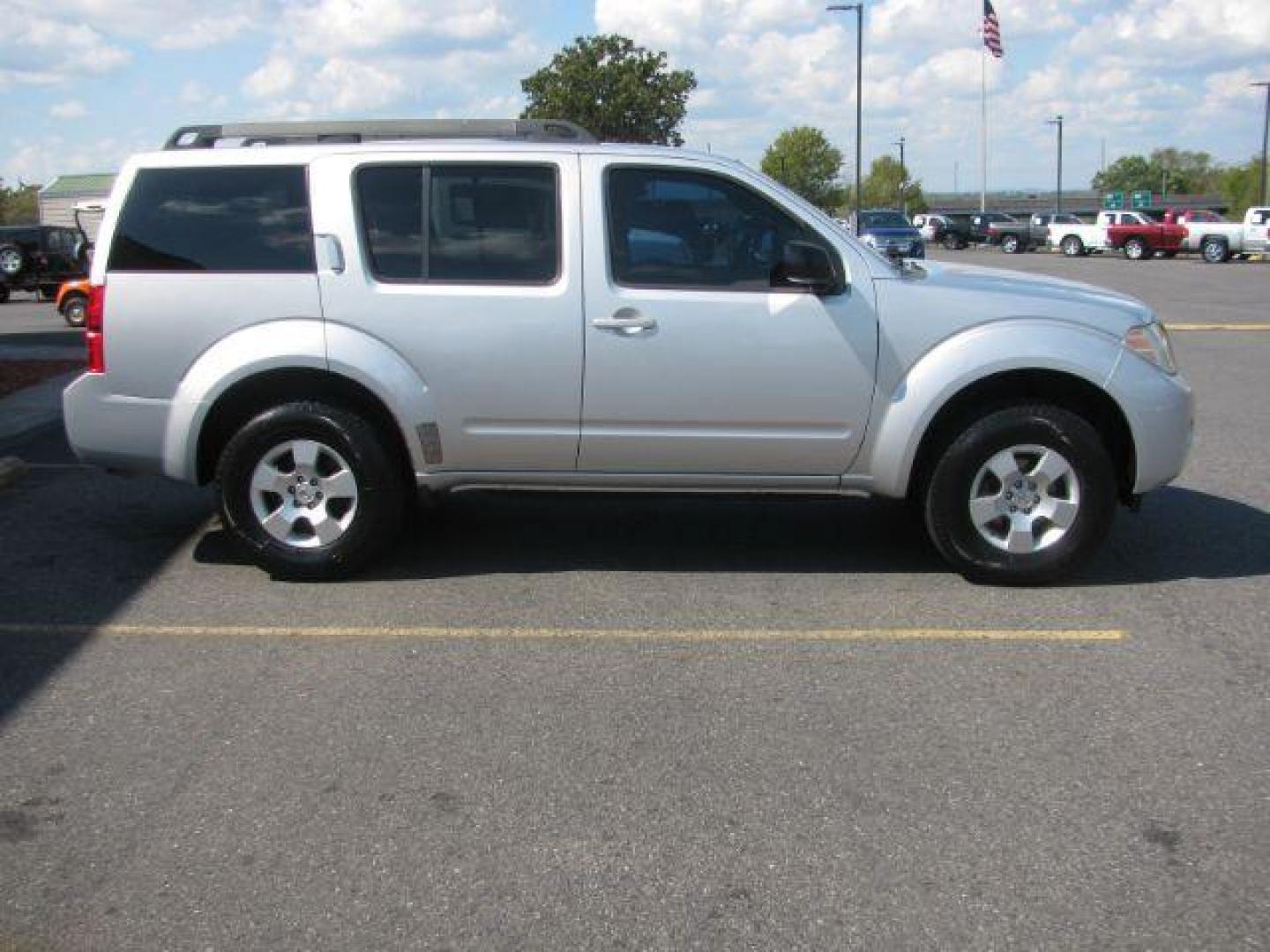 2010 Silver Nissan Pathfinder S 2WD (5N1AR1NN5AC) with an 4.0L V6 DOHC 24V engine, 5-Speed Automatic transmission, located at 2443 Albert Pike, Hot Springs, AR, 71913, (501) 623-6255, 34.492222, -93.109993 - Photo#1