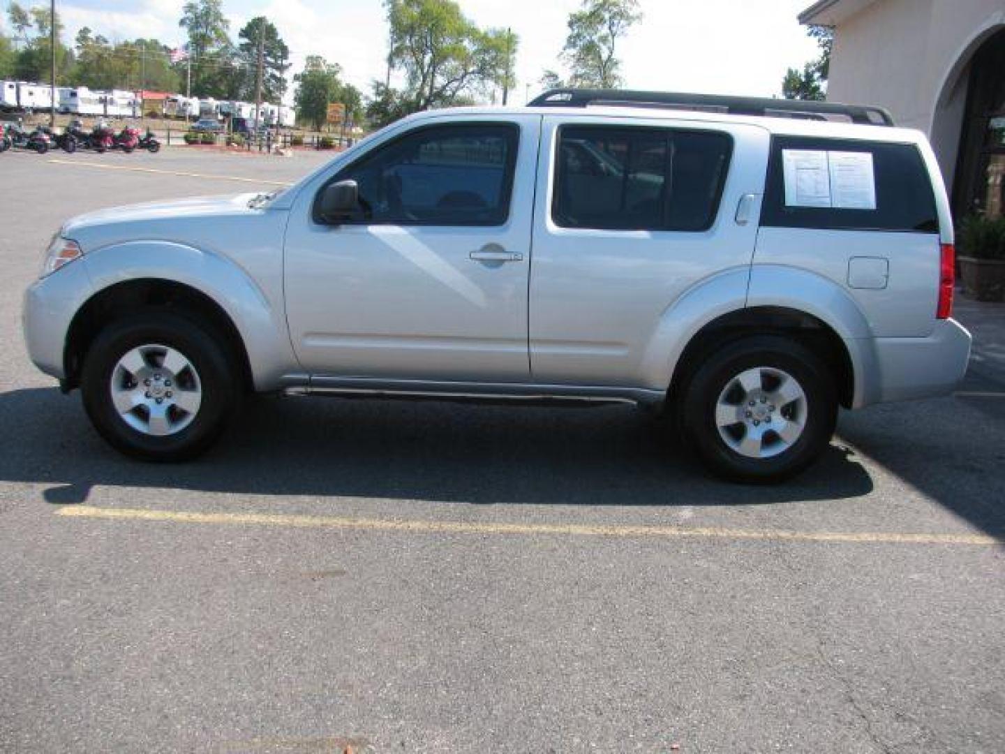 2010 Silver Nissan Pathfinder S 2WD (5N1AR1NN5AC) with an 4.0L V6 DOHC 24V engine, 5-Speed Automatic transmission, located at 2443 Albert Pike, Hot Springs, AR, 71913, (501) 623-6255, 34.492222, -93.109993 - Photo#4