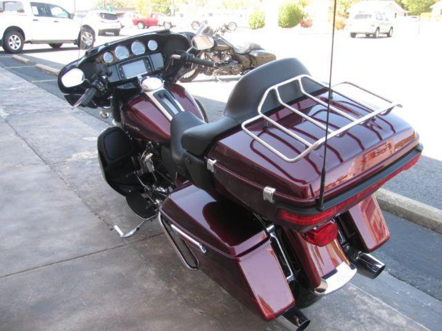 2017 Maroon Harley-Davidson FLHTK Ultra (1HD1KED16HB) with an 1750CC engine, located at 2443 Albert Pike, Hot Springs, AR, 71913, (501) 623-6255, 34.492222, -93.109993 - Photo#3