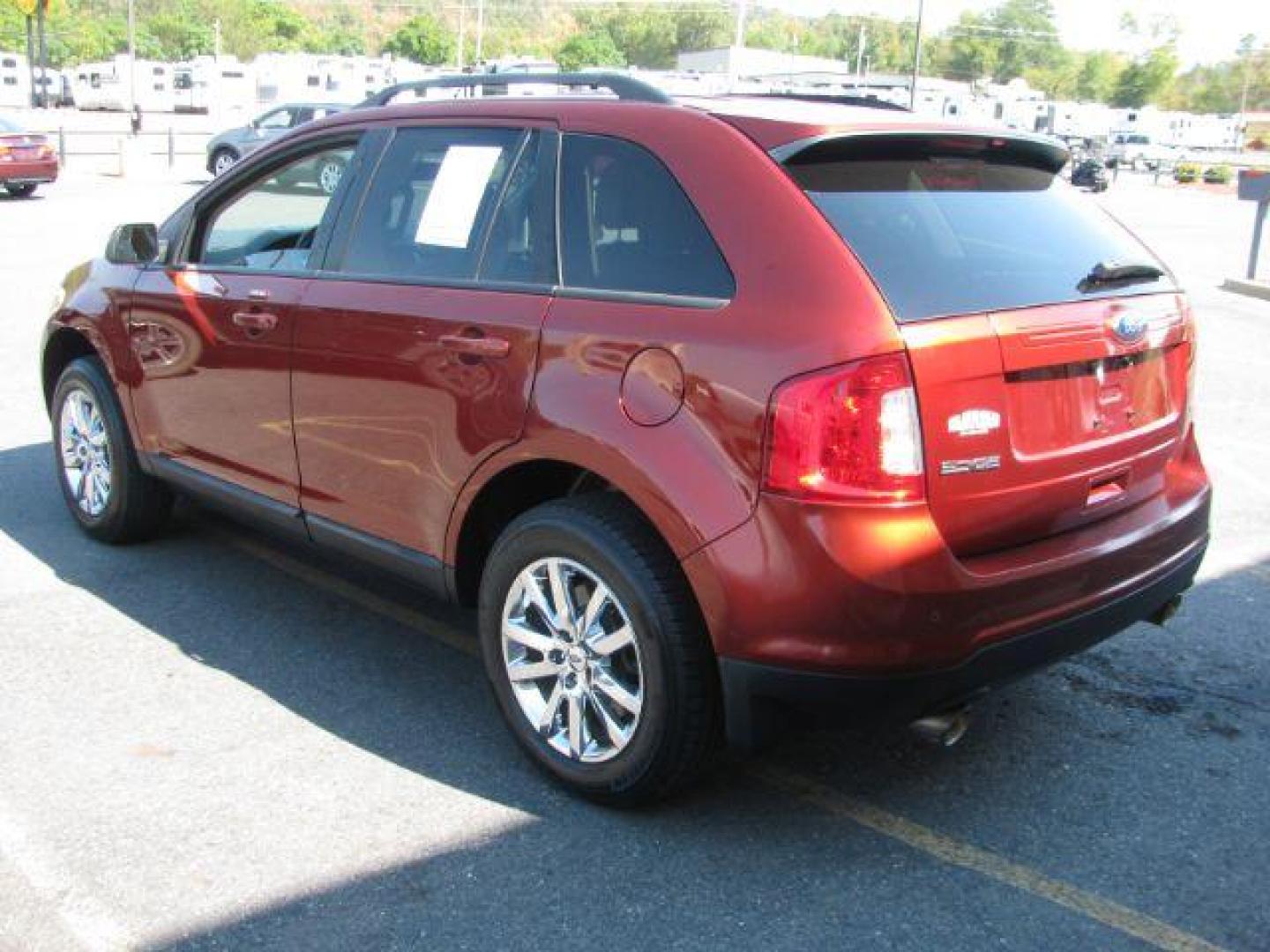 2014 Red Ford Edge SEL FWD (2FMDK3JCXEB) with an 3.5L V6 DOHC 24V engine, 6-Speed Automatic transmission, located at 2443 Albert Pike, Hot Springs, AR, 71913, (501) 623-6255, 34.492222, -93.109993 - Photo#3