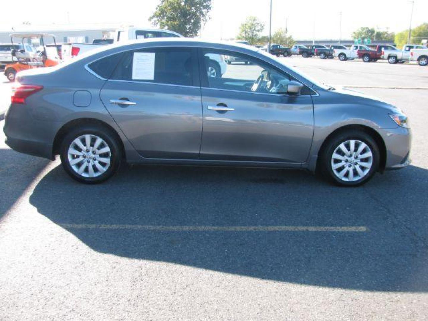 2017 Gray Nissan Sentra S CVT (3N1AB7AP7HY) with an 1.8L L4 SFI DOHC 16V engine, Continuously Variable Transmission transmission, located at 2443 Albert Pike, Hot Springs, AR, 71913, (501) 623-6255, 34.492222, -93.109993 - Photo#4