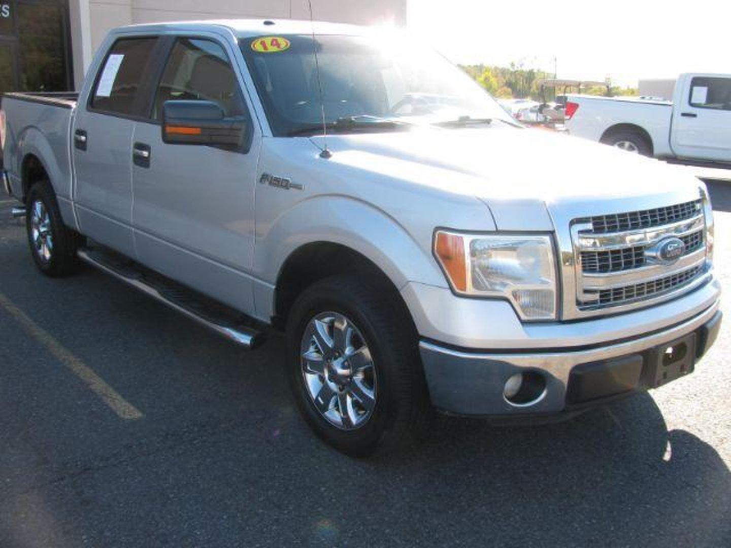 2014 Silver Ford F-150 XLT SuperCrew 5.5-ft. Bed 2WD (1FTFW1CF8EK) with an 5.0L V8 engine, 6-Speed Automatic transmission, located at 2443 Albert Pike, Hot Springs, AR, 71913, (501) 623-6255, 34.492222, -93.109993 - Photo#6