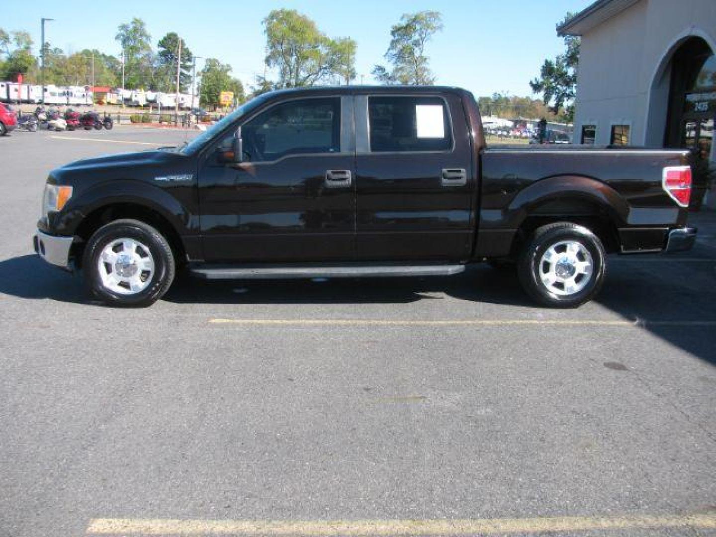 2014 Brown Ford F-150 XLT SuperCrew 5.5-ft. Bed 2WD (1FTFW1CF4EK) with an 5.0L V8 engine, 6-Speed Automatic transmission, located at 2443 Albert Pike, Hot Springs, AR, 71913, (501) 623-6255, 34.492222, -93.109993 - Photo#1