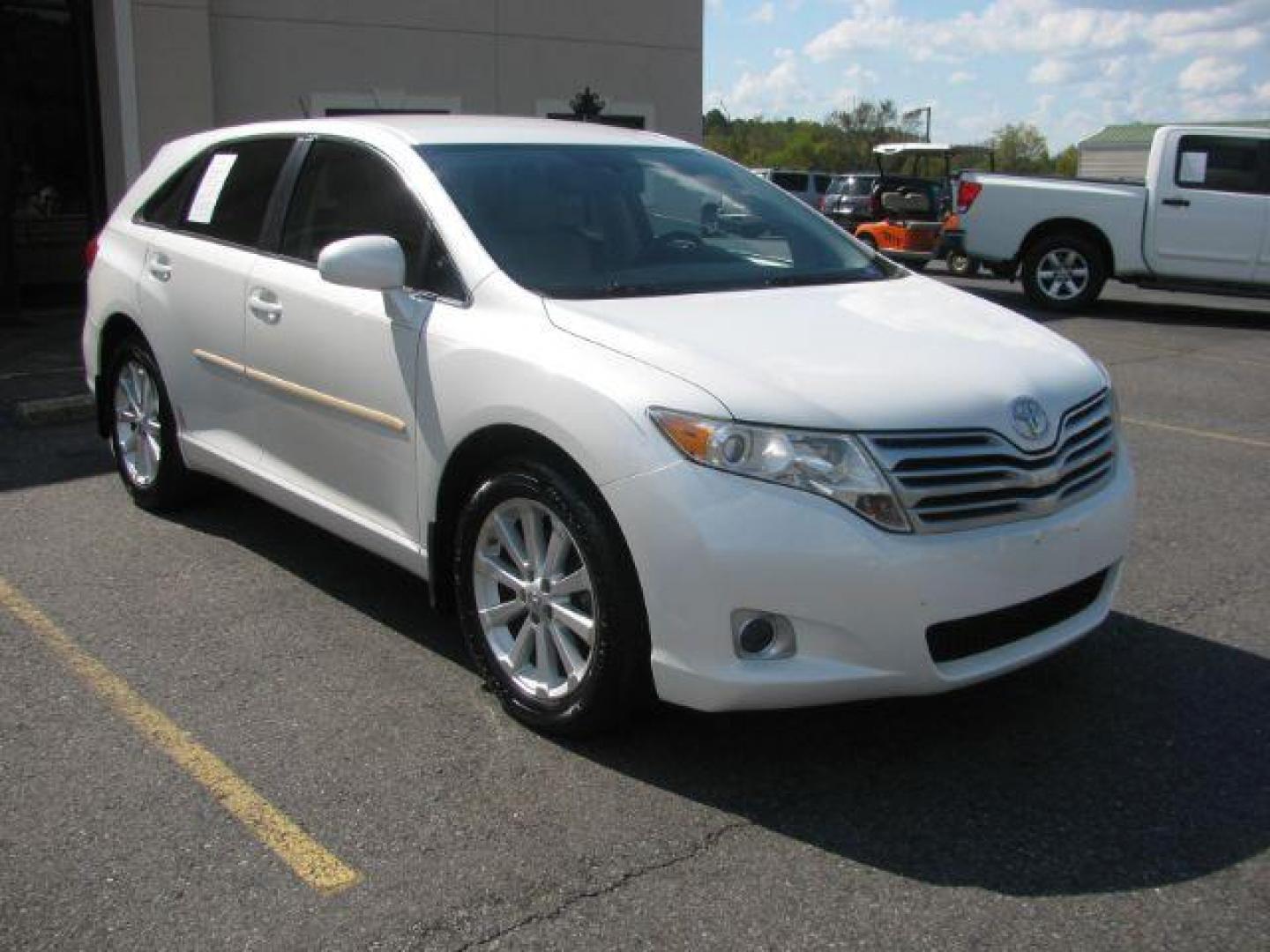 2009 White Toyota Venza 4X2 I4 (4T3ZE11A49U) with an 2.7L L4 DOHC 16V engine, 6-Speed Automatic transmission, located at 2443 Albert Pike, Hot Springs, AR, 71913, (501) 623-6255, 34.492222, -93.109993 - Photo#0