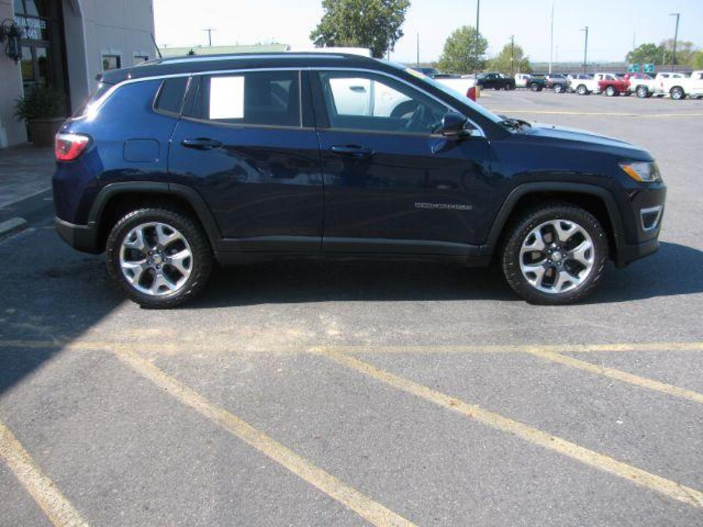 2018 Blue Jeep Compass Limited 4WD (3C4NJDCBXJT) with an 2.4L L4 DOHC 16V engine, Continuously Variable Transmission transmission, located at 2443 Albert Pike, Hot Springs, AR, 71913, (501) 623-6255, 34.492222, -93.109993 - Photo#1