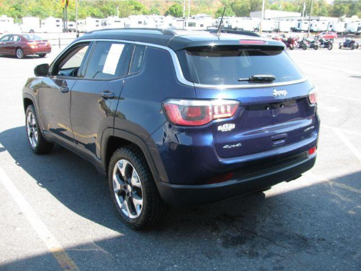 2018 Blue Jeep Compass Limited 4WD (3C4NJDCBXJT) with an 2.4L L4 DOHC 16V engine, Continuously Variable Transmission transmission, located at 2443 Albert Pike, Hot Springs, AR, 71913, (501) 623-6255, 34.492222, -93.109993 - Photo#3