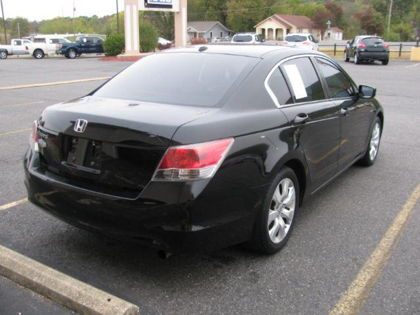 2008 Black Honda Accord EX-L Sedan AT (JHMCP26818C) with an 2.4L L4 DOHC 16V engine, 5-Speed Automatic transmission, located at 2443 Albert Pike, Hot Springs, AR, 71913, (501) 623-6255, 34.492222, -93.109993 - Photo#3