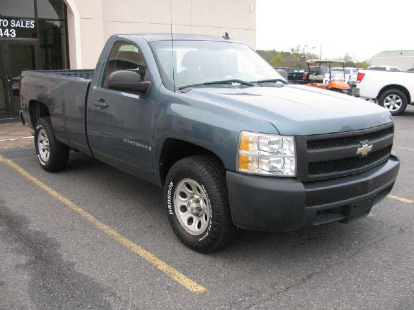 2008 Gray Chevrolet Silverado 1500 Work Truck Long Box 2WD (1GCEC14X18Z) with an 4.3L V6 OHV 12V engine, 4-Speed Automatic transmission, located at 2443 Albert Pike, Hot Springs, AR, 71913, (501) 623-6255, 34.492222, -93.109993 - Photo#5