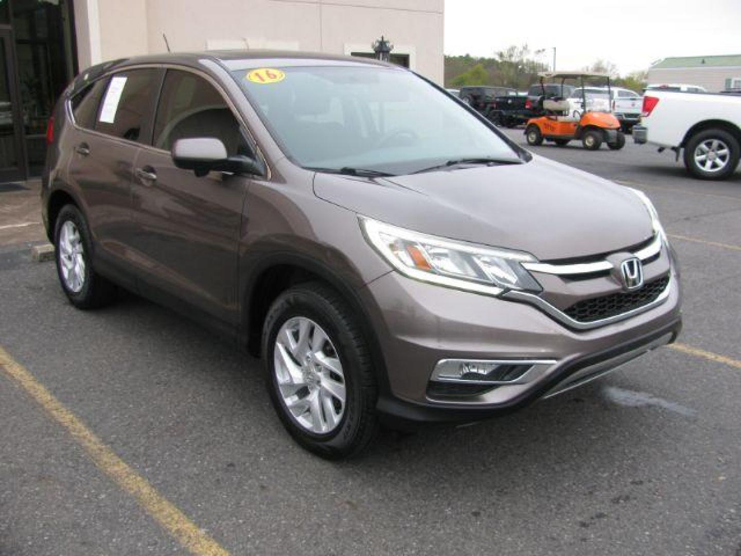 2016 Brown Honda CR-V EX 2WD (3CZRM3H58GG) with an 2.4L L4 DOHC 16V engine, Continuously Variable Transmission transmission, located at 2443 Albert Pike, Hot Springs, AR, 71913, (501) 623-6255, 34.492222, -93.109993 - Photo#5