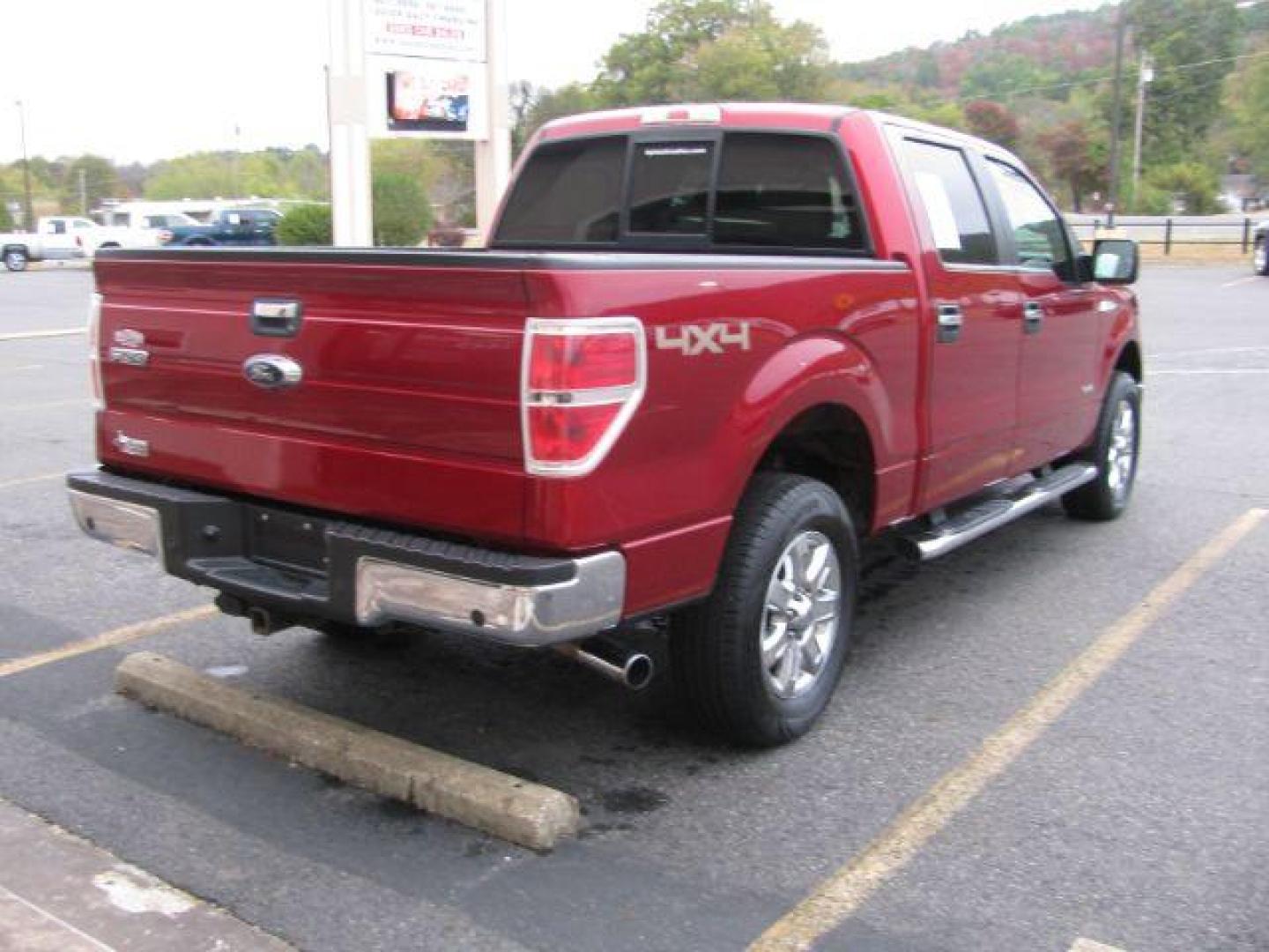 2013 Maroon Ford F-150 XLT SuperCrew 5.5-ft. Bed 4WD (1FTFW1ET3DK) with an 3.5L V6 TURBO engine, 6-Speed Automatic transmission, located at 2443 Albert Pike, Hot Springs, AR, 71913, (501) 623-6255, 34.492222, -93.109993 - Photo#4