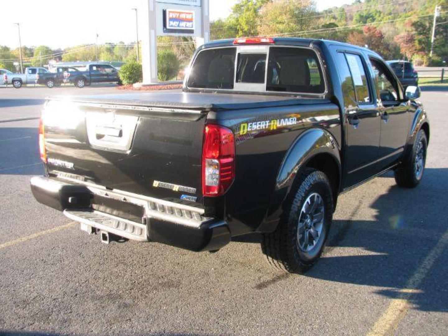 2017 Black Nissan Frontier S Crew Cab 5AT 2WD (1N6DD0ER3HN) with an 4.0L V6 DOHC 24V engine, 5-Speed Automatic transmission, located at 2443 Albert Pike, Hot Springs, AR, 71913, (501) 623-6255, 34.492222, -93.109993 - Photo#3